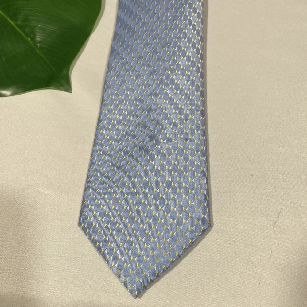 NWT $70 Michael Kors [Mens Tie‎ ] Mirrored Circles Tie in Light Blue Yellow